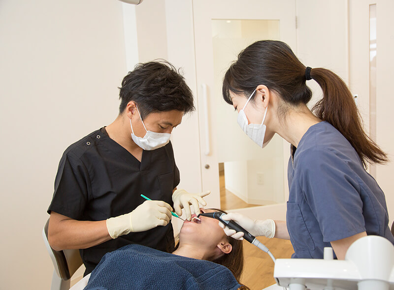 歯科衛生士の治療風景