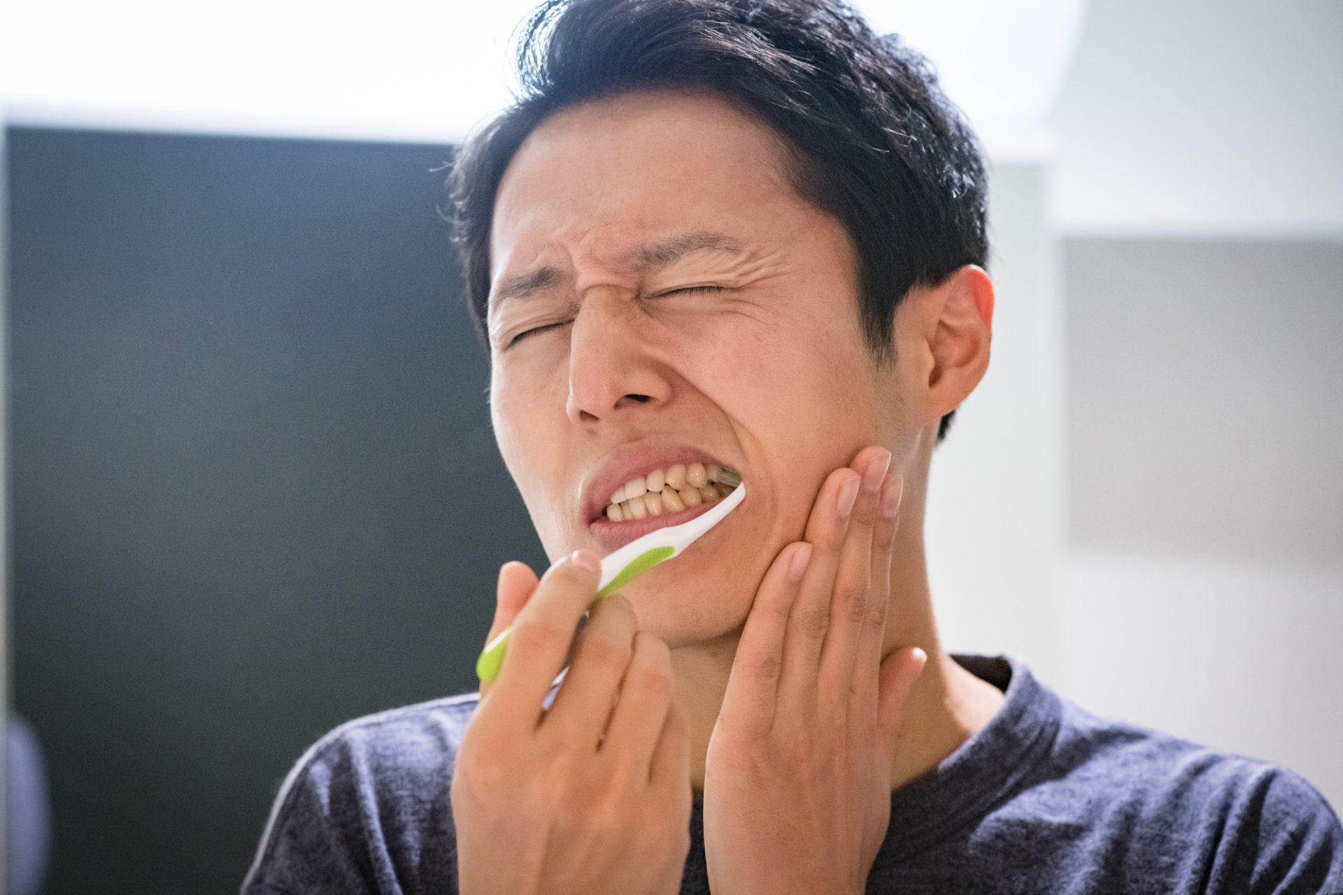 虫歯 の 痛み を 抑える